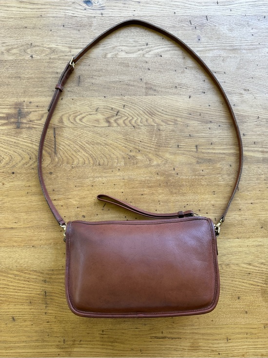 Coach Handbags - Vintage Coach Mitchell Zip 9968